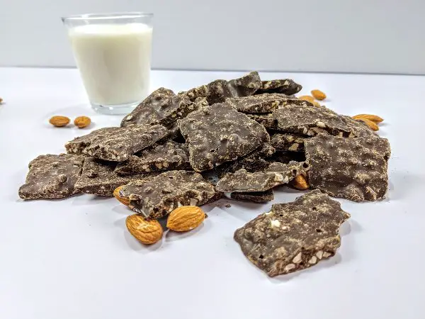 Bark Thins Snacking Chocolate (with almonds, milk)
