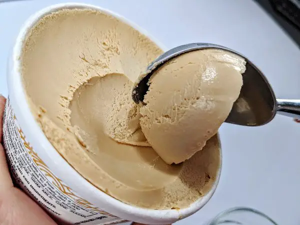 Haagen-Dazs Coffee ice cream scooping out