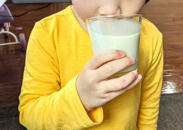 Planet Oat Oatmilk daughter tries