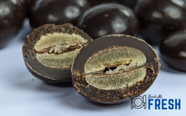 Brookside dark chocolate strawberry & passion fruit close up - BanhMiFresh.com