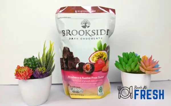 Brookside dark chocolate strawberry & passion fruit packaging - BanhMiFresh.com