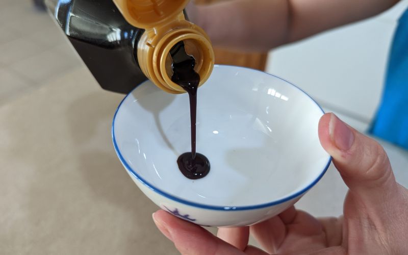Yamaroku soy sauce initial pour - banhmifresh.com
