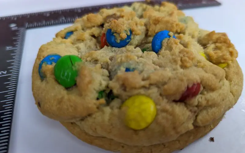 Crumbl cookies original with m&ms side angle- banhmifresh.com