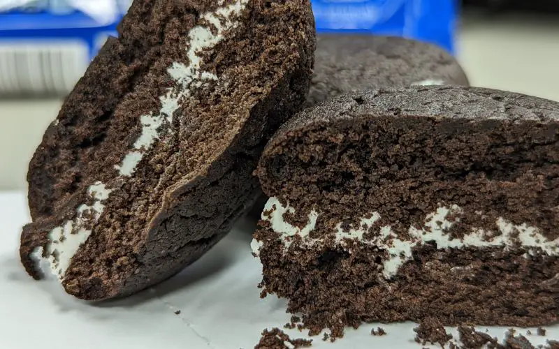 Oreo cakesters cut in half super close-up - banhmifresh.com