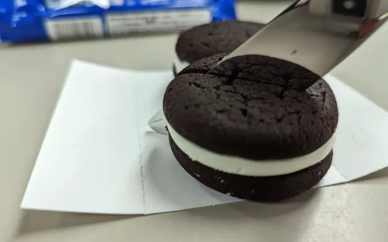 Oreo cakesters cut in half with a knife - banhmifresh.com