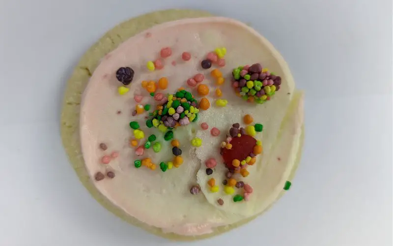 Crumbl cookies strawberry limeade with nerds overhead view - banhmifresh.com