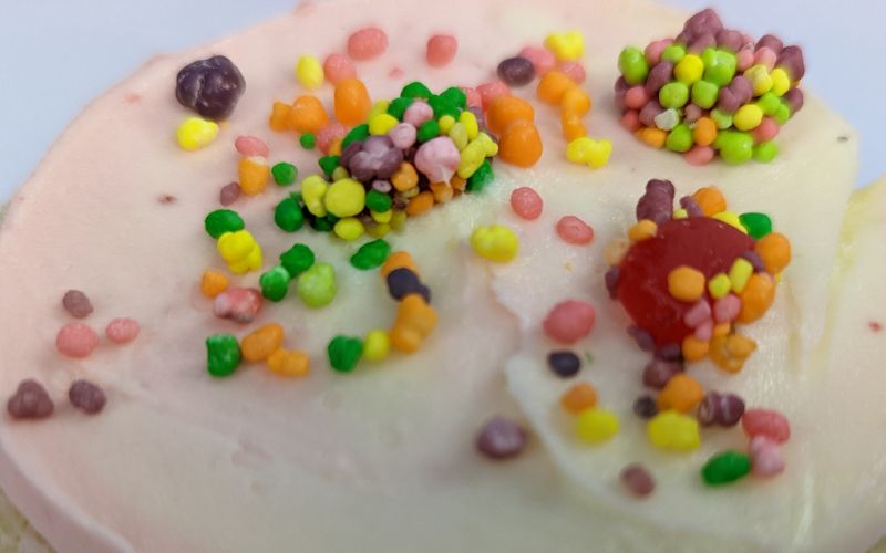 Crumbl cookies strawberry limeade with nerds toppings view - banhmifresh.com