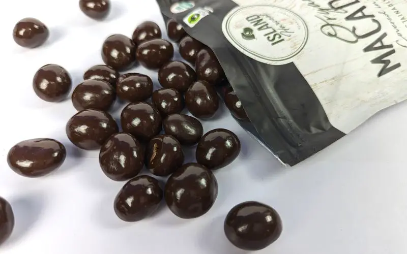 Island harvest dark chocolate macadamia pour out bag close - banhmifresh.com