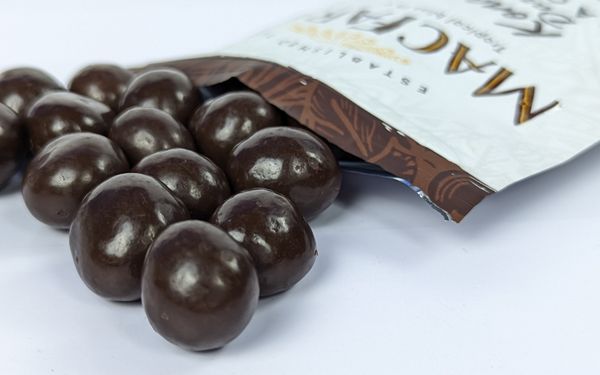 Macfarms kona coffee dark chocolate macadamias side angle - familyguidecentral.com
