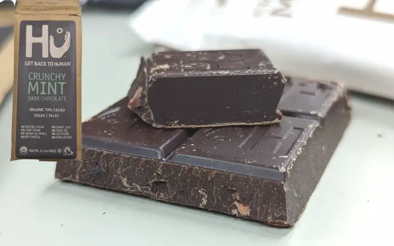 Hu Crunchy Mint Dark Chocolate Bar Review: Dark Simple Chocolate Lovers Rejoice!