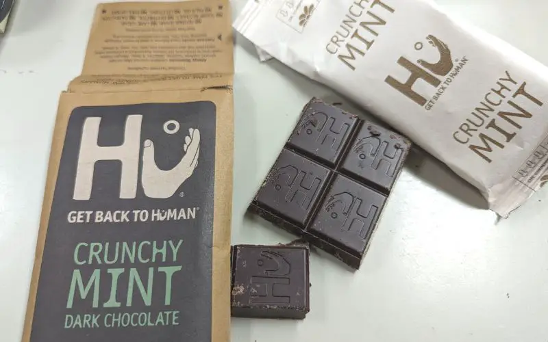 hu crunchy mint dark chocolate packaging - banhmifresh.com