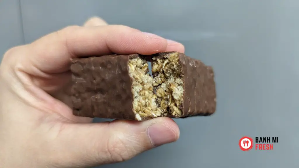 Quaker Chewy Dipps Chocolate Chip break apart - banhmifresh.com