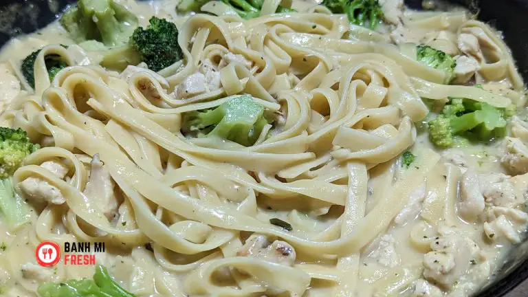 Bertolli Chicken Broccoli Fettuccine Alfredo Review: Deliciously Meaty and Creamy!