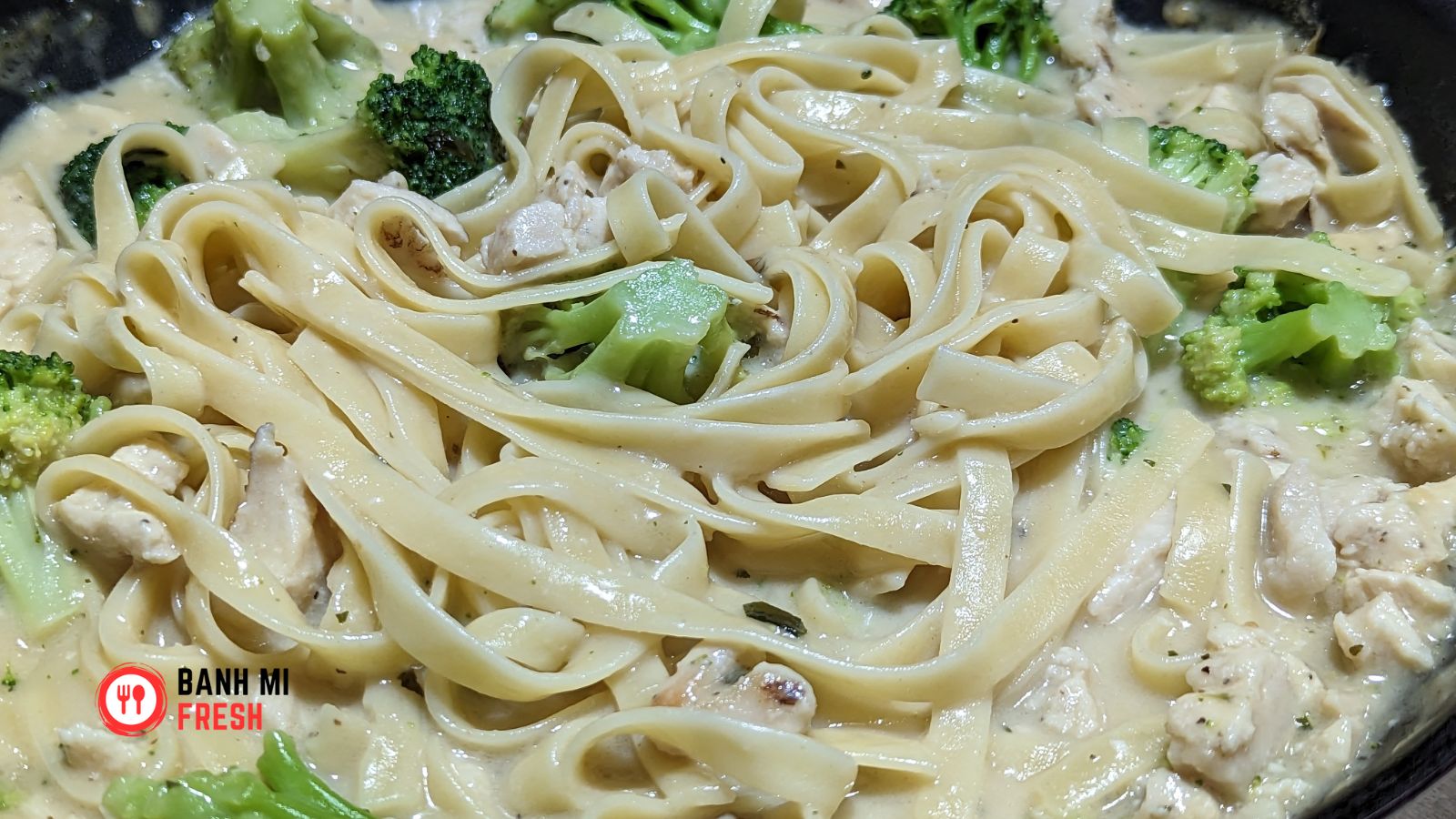 Bertolli Chicken Broccoli Fettuccine Alfredo finished cooking - banhmifresh.com