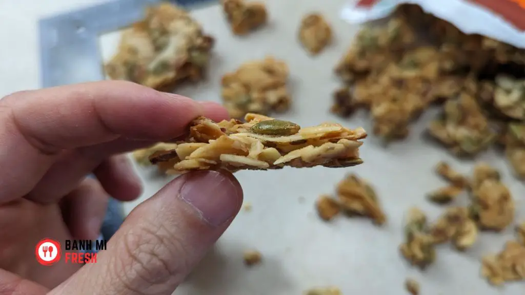 Innofoods almond + pecan clusters the flat side - banhmifresh.com